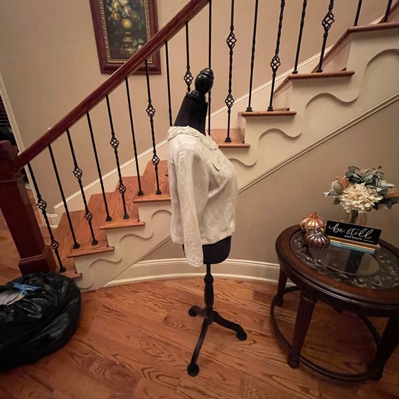 Ruby Red Crop Jacket .. 6P - Picture 4 of 8